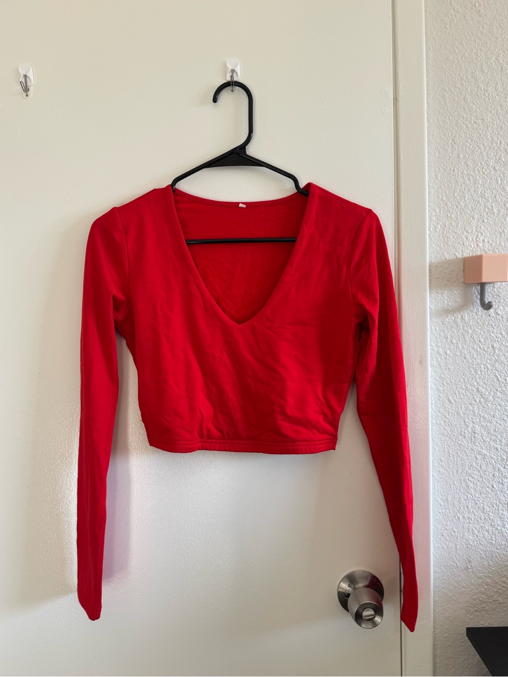 Women's Red V-Neck Long Sleeve Crop Top